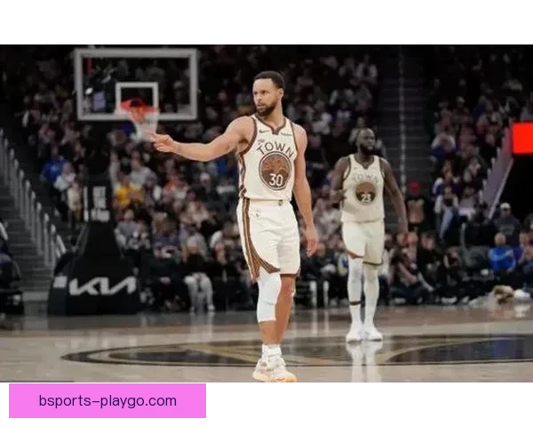 库里称文班走进更衣室燃起全队斗志竞争精神感染力十足